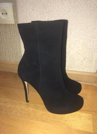 Ботильйони (напівчоботи) фірми vitto rossi