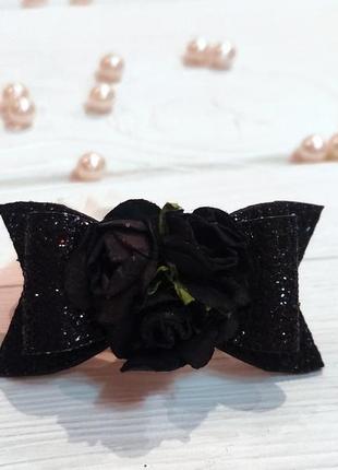 Бантик classic для собаки черный блестящий с розами для выставок и дома pets couturier simba2 фото
