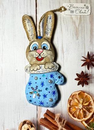 Новогодняя игрушка кролик, символ года заяц, кофейная игрушка1 фото