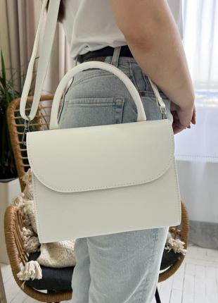Женская сумка белого цвета из эко-кожи7 фото