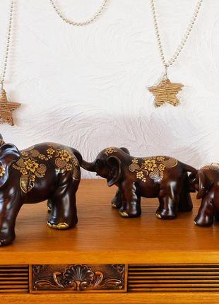 Сім'я слонів трьох із золотом 25*11*65 гранд презент h2733-18t