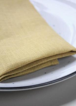 Набор из 2х льняных сервировочных салфеток на стол горчичного цвета2 фото