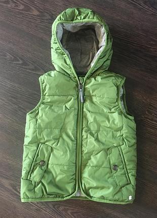 Жилетка с капюшоном