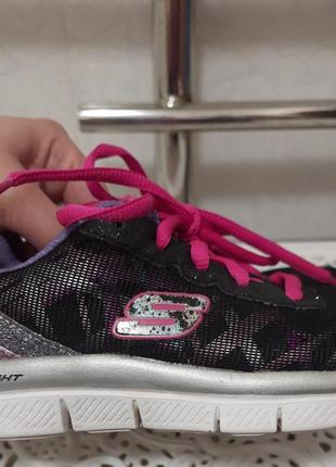 Продам крутые кроссовки skechers в сеточку.6 фото