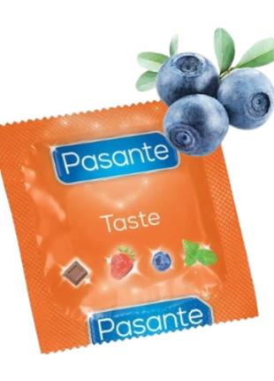 Презерватив синий со вкусом черники pasante flavours condoms 1 шт