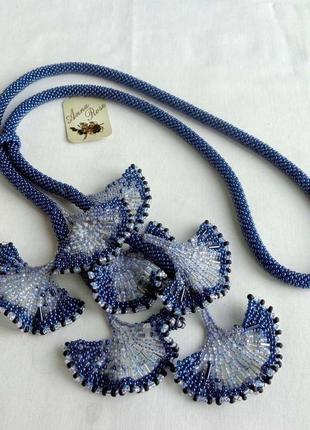 Лариат из бисера  "синий веерок"