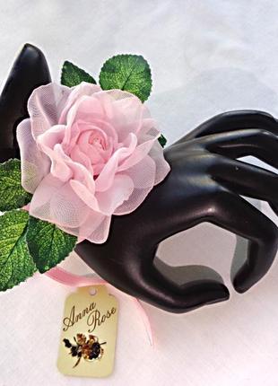 Квітковий браслет на руку з тканини "ніжно рожева чайна троянда"