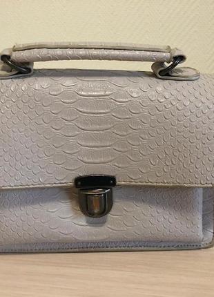 Женская сумка молочного цвета