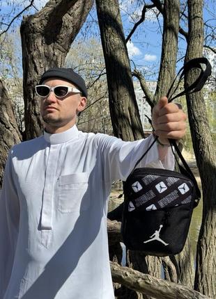 Мужская спортивная барсетка джордан черная сумка через плечо jordan3 фото