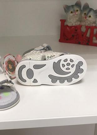 Босоніжки для дівчат сандалі для дівчат сандалії для дівчат літнє взуття для дівчаток...