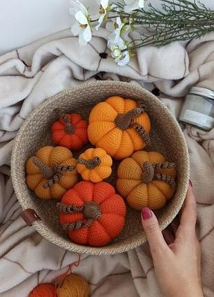 Вязаные тыквы, вязаные тыковки. красивый осенний сувенир