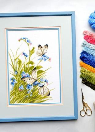 Набор для вышивания крестиком "бабочки в цветах"