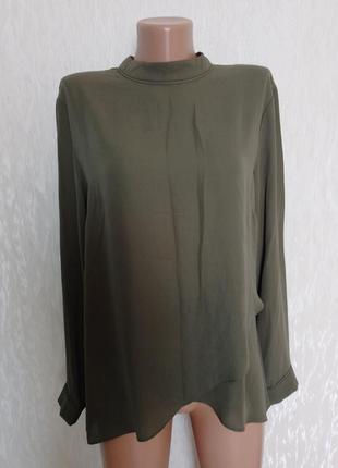 Красива блузка з рукавом