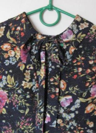 Блуза в цветочный принт с завязкой на спине5 фото