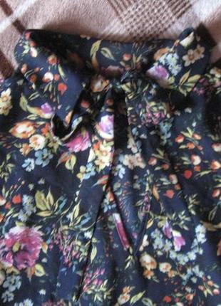 Блуза в цветочный принт с завязкой на спине9 фото