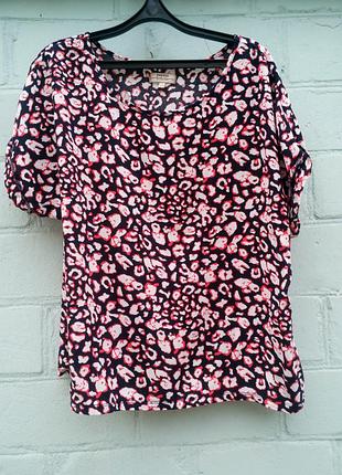 Яркая блуза