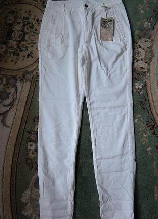 Продам чиносы mango