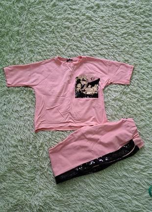 Стильний літній спортивний костюм футболки та штани з паєтками рожевий пудра2 фото