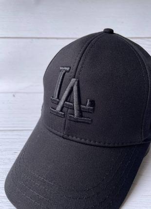 Бейсболка черная унисекс с логотипом la, кепка черная с вышитым лого la2 фото