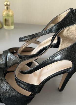 Lodi босоножки новые 36 каблук 11см