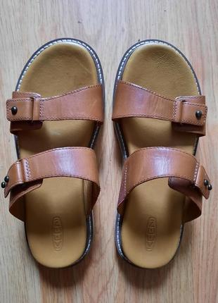 Жіночі нові шкіряні шльопанці keen 38 p.