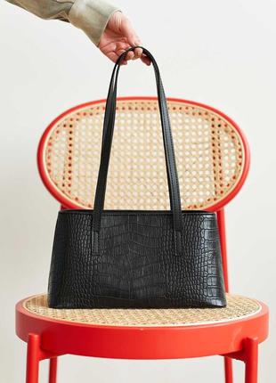 Женская сумка черная сумка багет сумочка на плечо сумка рептилия крокодил