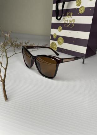 Сонцезахисні окуляри жіночі