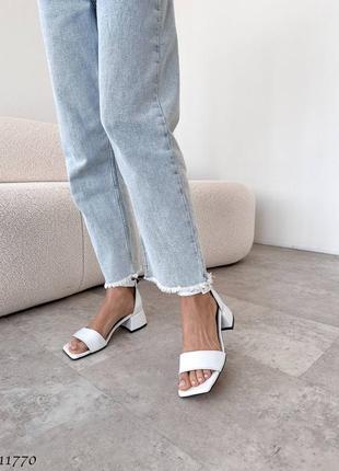 Босоножки, цвет: белый
натуральная кожа