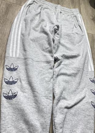 Брюки adidas из новых коллекций2 фото