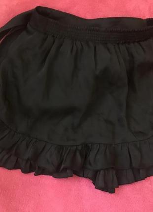 Шорты шорты юбка черные zara рюшами на запах2 фото