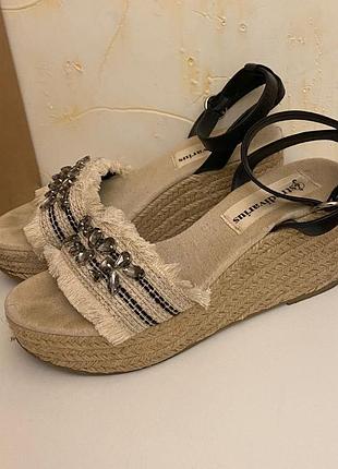 Женские босоножки stradivarius 38 размер