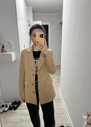 Піджак з кишенями