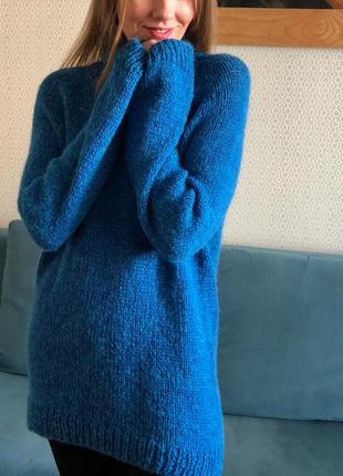 Синій в'язаний светр з мериносу з високим горлом9 фото