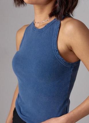 Майка з потертостями