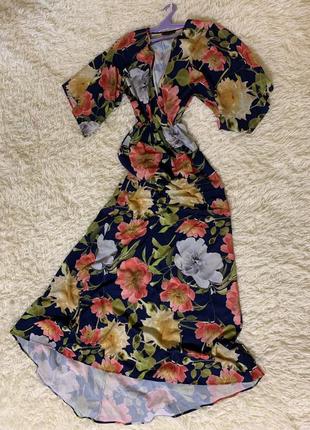 Платье максы с шлейфом в цветы1 фото