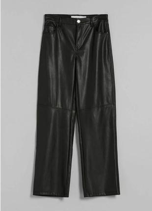 Брюки штани bershka straight-faux leather р.м6 фото