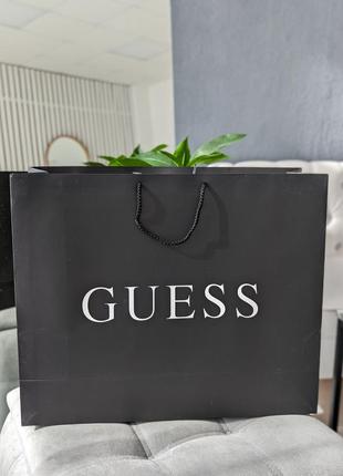 Фирменная упаковка большой пакет guess , упаковка на подарок. подарочная брендовая упаковка гесс