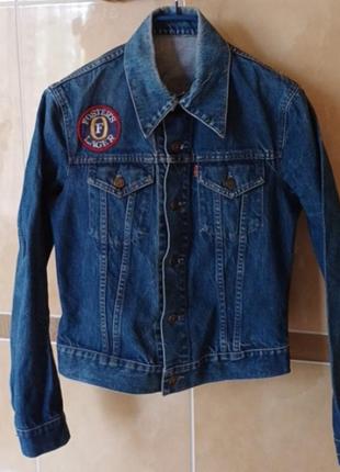 Куртка джинсова vintage вінтажна без бокових карманів з  нашивкою foster 's lager levi's   size s