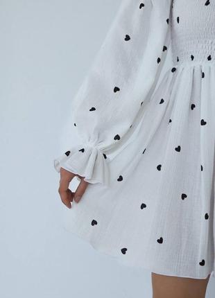 Ніжна сукня з мусліну в сердечко