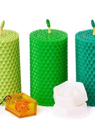 Набор из трех натуральных свечей, зеленых оттенков для дома, подарков и декора интерьеров2 фото