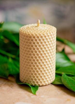 Екологічна гіпоалергенна натуральа свічка з вощини білого елегантного кольору для декору