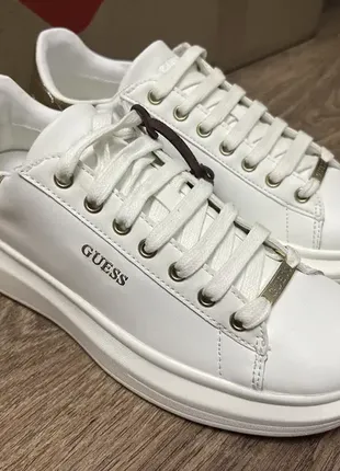 Кросівки guess