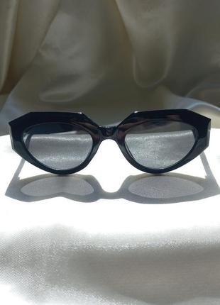 Модные солнцезащитные очки 70/303 фото