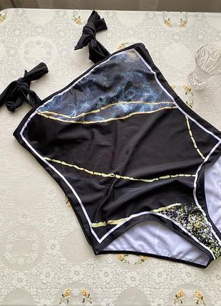 Слитный купальник большого размера