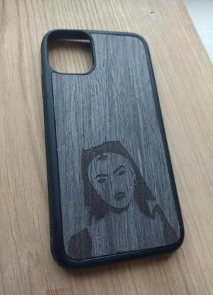 Чохол дерев'яний на iphone з гравіюванням4 фото