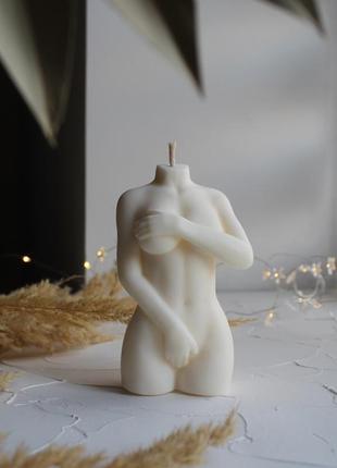 Ароматизована соєве свічка жіночий торс "скромняжка"2 фото