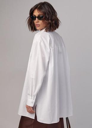 Женская белая классическая удлиненная рубашка оверсайз с карманом м/л m/l классика2 фото