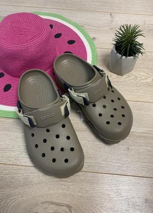 Крокси crocs classic all terain clog khaki  206340-2f81 фото