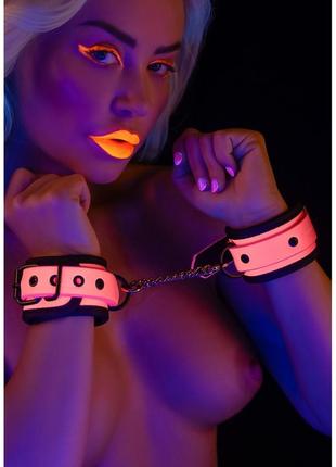 Наручники wrist cuffs taboom  18+