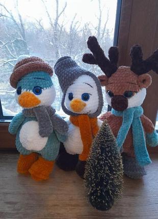 Олененок, снеговик и пингвинчик